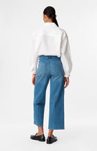 Load image into Gallery viewer, Helias Cropped Jeans - Light Indigo
