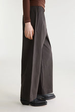 Load image into Gallery viewer, Joline Straight Trousers - Dark Roast
