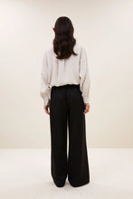 Load image into Gallery viewer, Pelle Metallic Pants - Black
