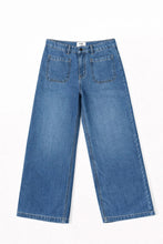 Load image into Gallery viewer, Lucia Crop Jeans - Medium Blue
