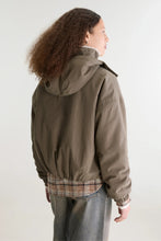 Load image into Gallery viewer, Herna Cropped Jacket - Khaki Green
