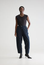 Load image into Gallery viewer, Wesly Relaxed Trousers - Navy
