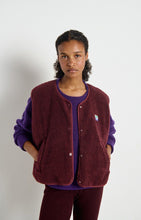 Load image into Gallery viewer, Hoktown Fleece Gilet - Burgundy
