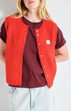 Load image into Gallery viewer, East Sleeveless Cardigan - Chilli
