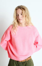 Load image into Gallery viewer, Vitow Sweater - Bright Pink
