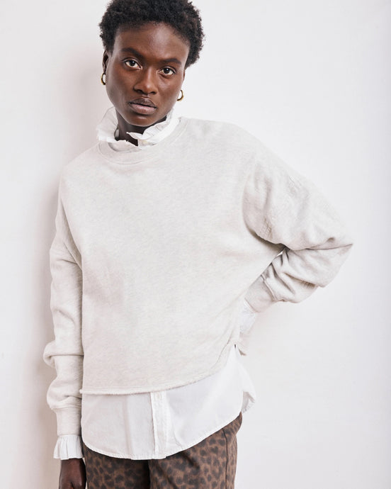 Women's round-neck sweatshirt with long sleeves and a loose, boxy fit by Hartford. Shown in off white. Dropped armholes with double-stitched details. Clean-edge finish at hem. Available at aprilmae - a womenswear boutique located in Chiswick west London specialising in contemporary, everyday clothing for women.  Visit our shop on Devonshire Road W4 for the latest arrivals from brands including Rains, Rails, Bellerose, Bonte, Vanessa Bruno, Hartford and Colorful Standard.