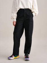 Load image into Gallery viewer, Pasop Trousers - Off Black
