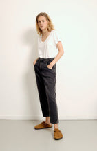 Load image into Gallery viewer, This easy, everyday T-shirt from American Vintage is your ideal basic white  tee. Made from a soft and lightweight cotton blend jersey, it is perfect for layering up. Available at aprilmae - a womenswear boutique located in Chiswick west London specialising in contemporary, everyday clothing for women.  Visit our shop on Devonshire Road W4 for the latest arrivals from brands including Rains, Rails, Bellerose, Bonte, Vanessa Bruno, Hartford and Colorful Standard.
