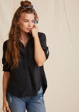 Load image into Gallery viewer, The Split Back Button Down Shirt is Bella Dahl&#39;s signature button down. Designed with two front pockets, a split back detail and long sleeves with roll tab, this shirt is perfect for everyday wear. Aprilmae contemporary designer womenswear in Chiswick.
