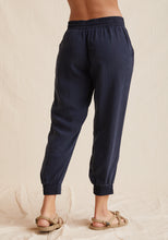 Load image into Gallery viewer, The Jogger Pant from Bella Dahl is a relaxed, everyday pant. It features a drawstring waist, side pockets and elasticated cuffs. Aprilmae designer womenswear in Chiswick.  Edit alt text
