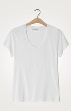 Load image into Gallery viewer, This easy, everyday T-shirt from American Vintage is your ideal basic tee. Made from a soft and lightweight cotton blend jersey, it is perfect for layering up. Contemporary designer womenswear Chiswick  Edit alt text
